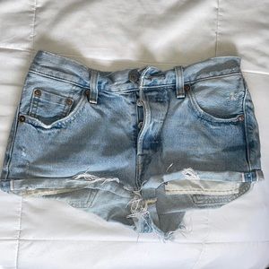 Light wash Levi Strauss & Co. shorts, style 501, size w25